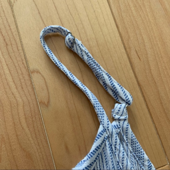 Blue and white striped tie front camisole - H&M size 2-4 - Picture 6 of 8